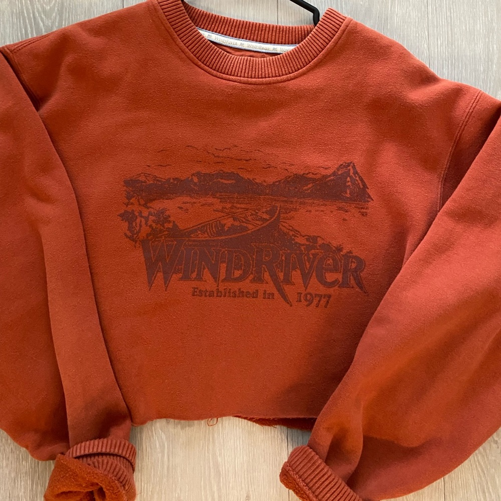 Vintage crew- Wind River cropped